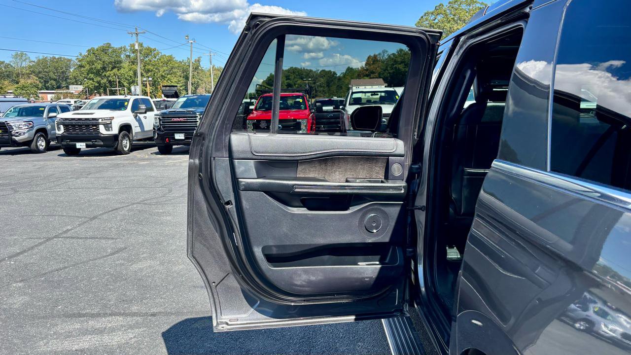 Used 2019 Ford Expedition Max Limited w/ Texas Edition Package RWD image 18