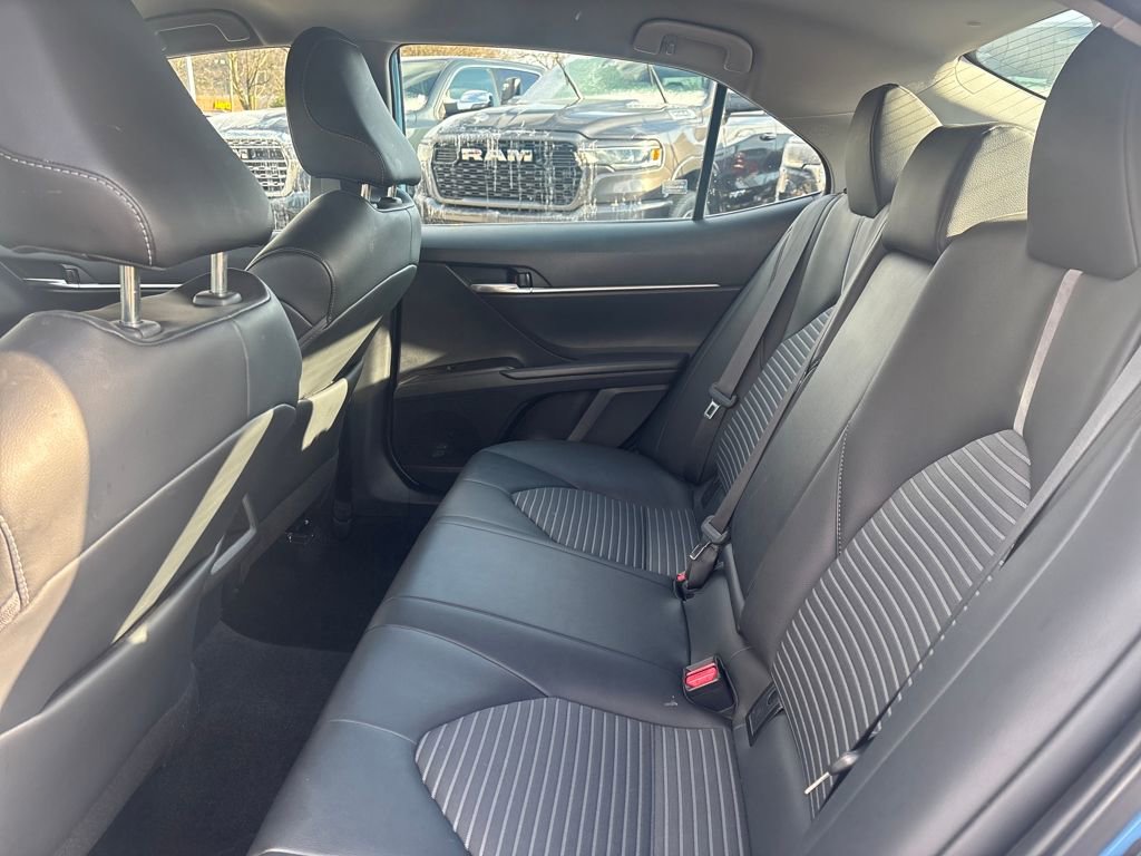 Used 2024 Toyota Camry SE image 8
