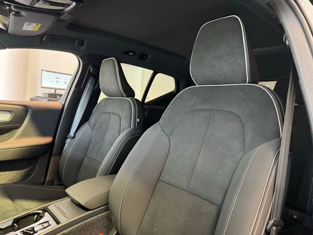 New 2026 Volvo XC40 B5 Ultra w/ Protection Package Premier AWD/4WD image 11