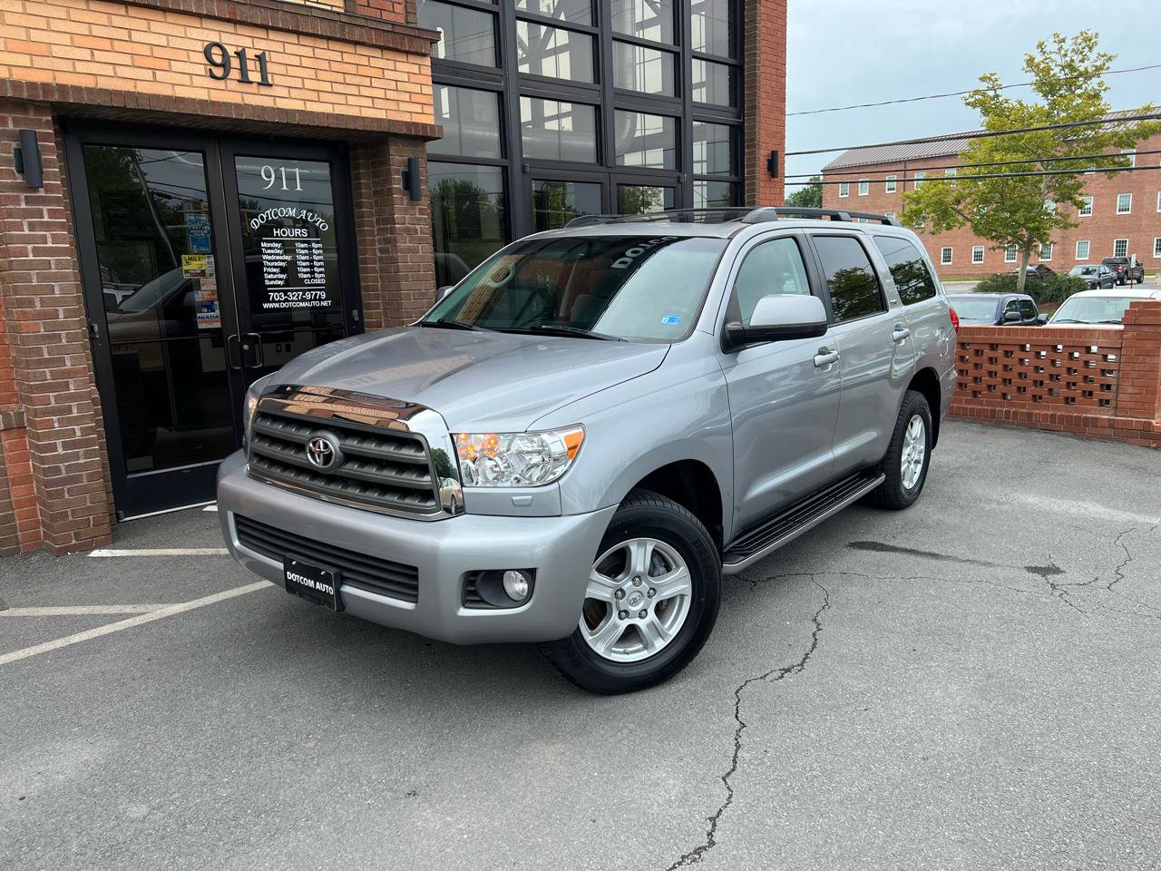 Used 2008 Toyota Sequoia SR5 w/ Moonroof & Roof Rack Pkg
