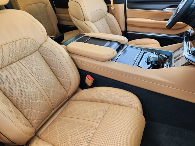 New 2026 Jeep Grand Wagoneer Summit AWD/4WD image 9