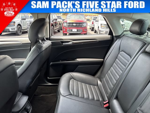 Used 2014 Ford Fusion SE w/ Equipment Group 202A FWD image 14