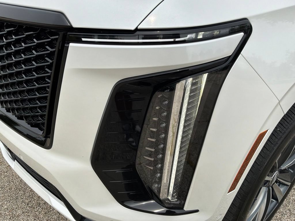 Used 2025 Cadillac Escalade Sport w/ Touring Package AWD/4WD image 17
