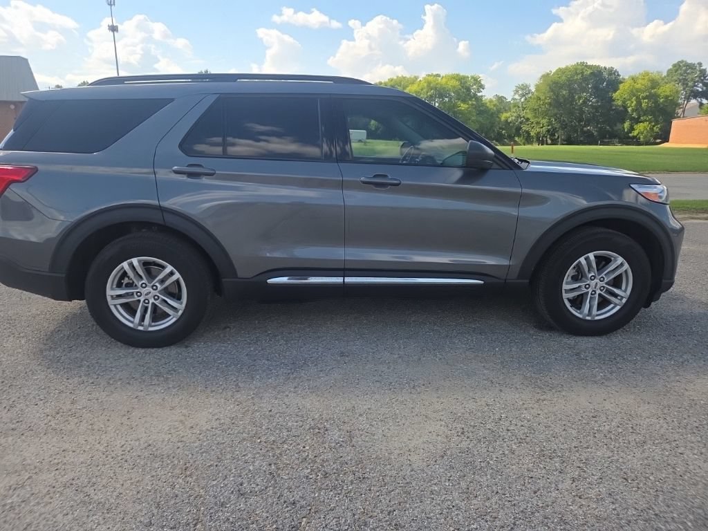 Used 2023 Ford Explorer XLT RWD image 11