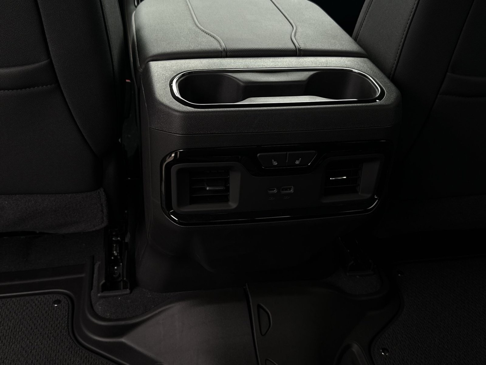 New 2026 GMC Sierra 1500 AT4 w/ AT4 Premium Package AWD/4WD image 24