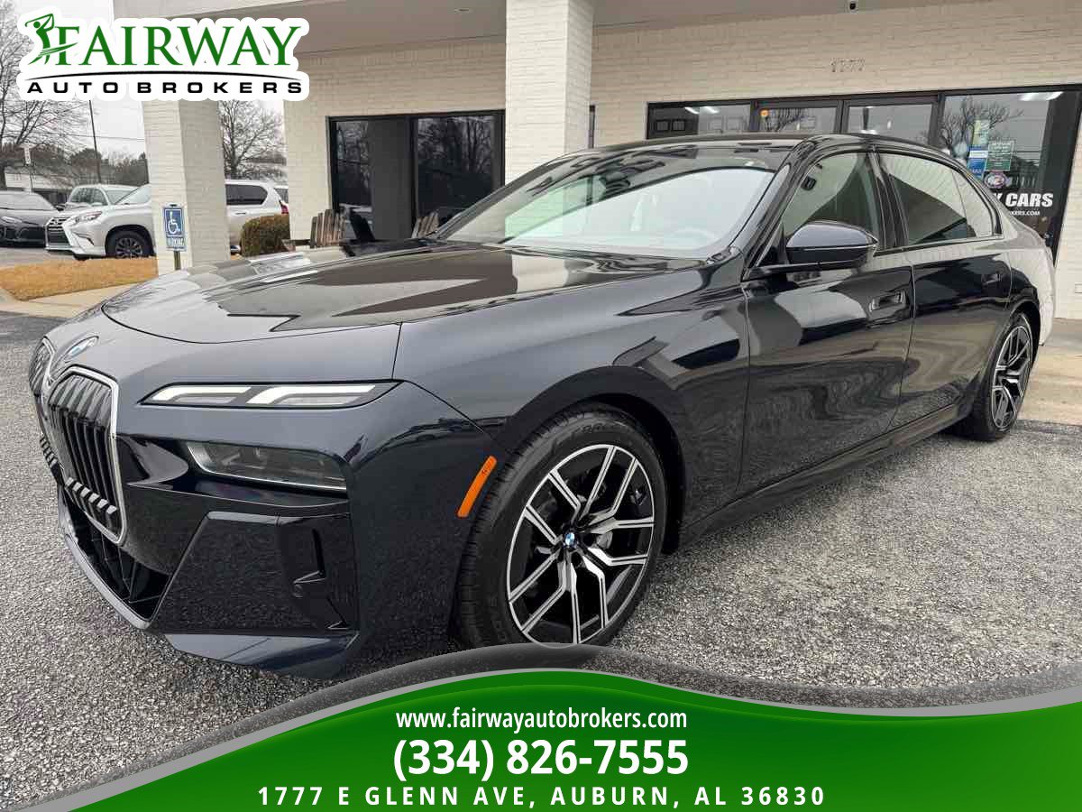Used 2025 BMW 740i xDrive AWD/4WD image 2