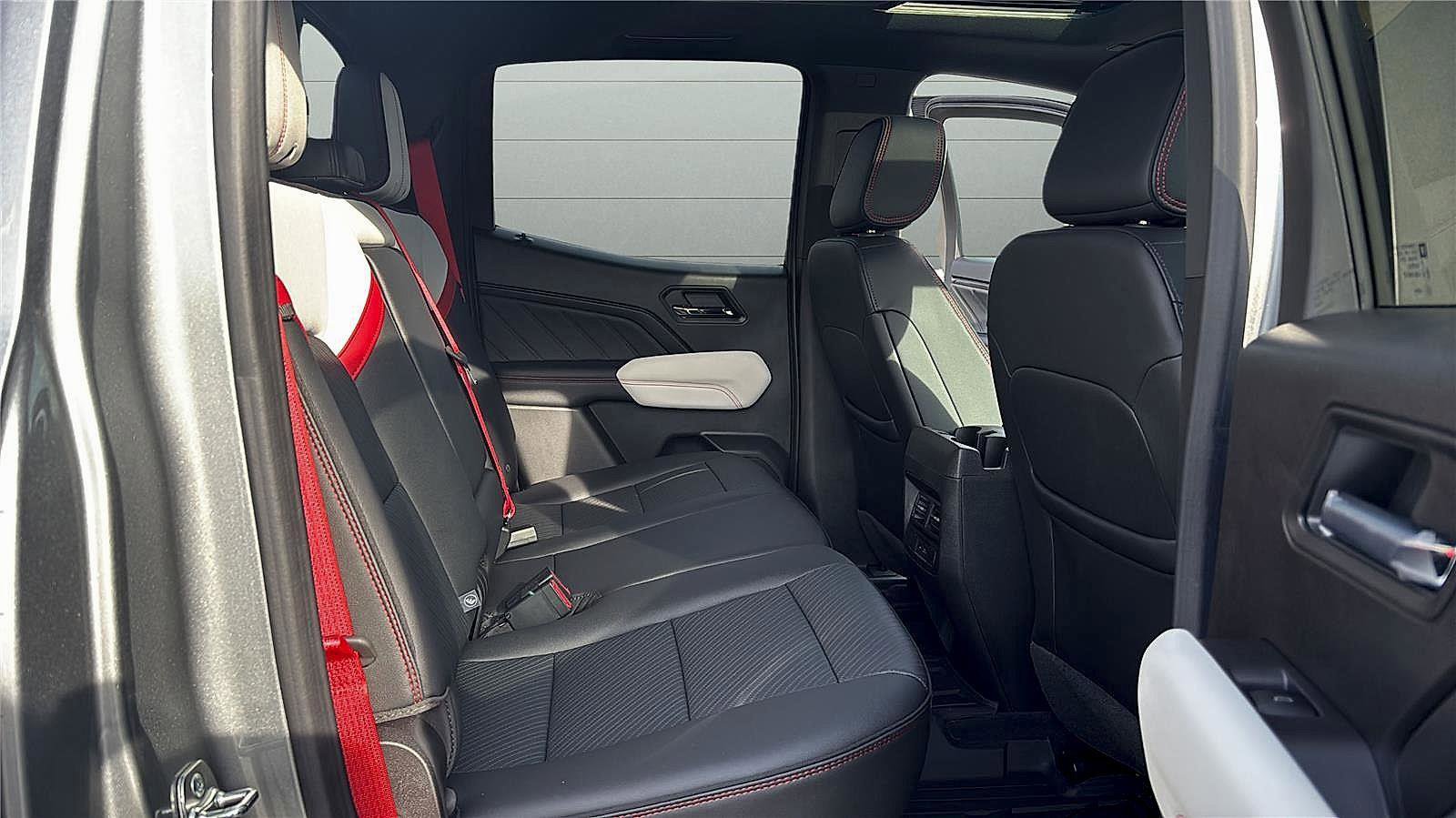 New 2025 GMC Canyon AT4 w/ AT4X Package image 26