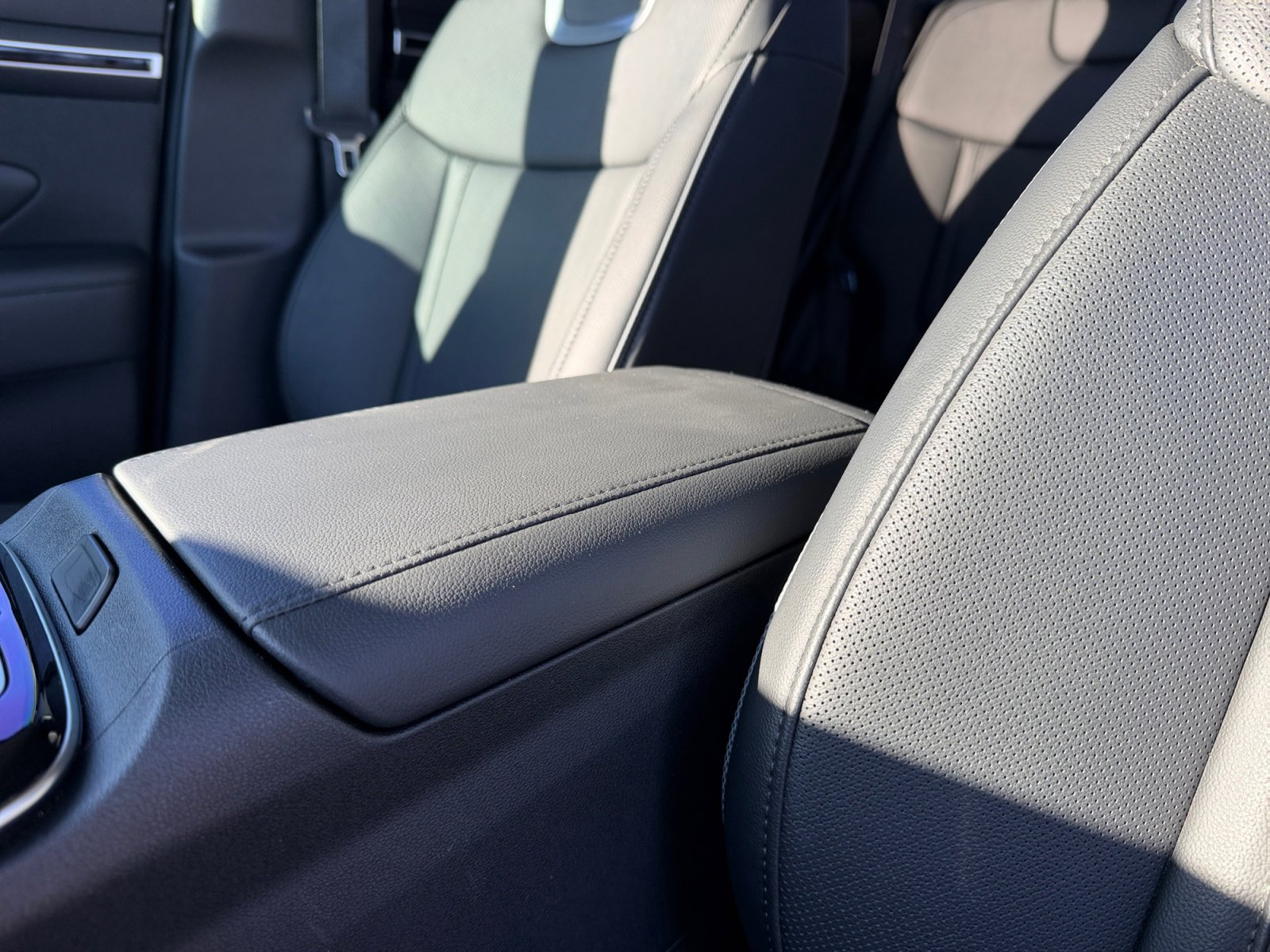 Used 2023 Hyundai Tucson Limited image 15