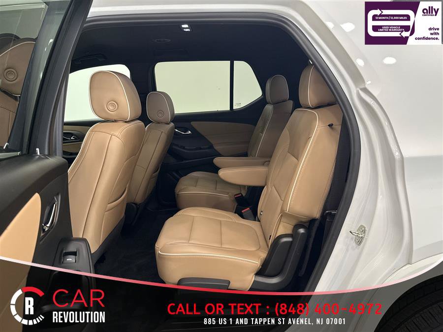 Used 2023 Chevrolet Traverse Premier FWD image 39