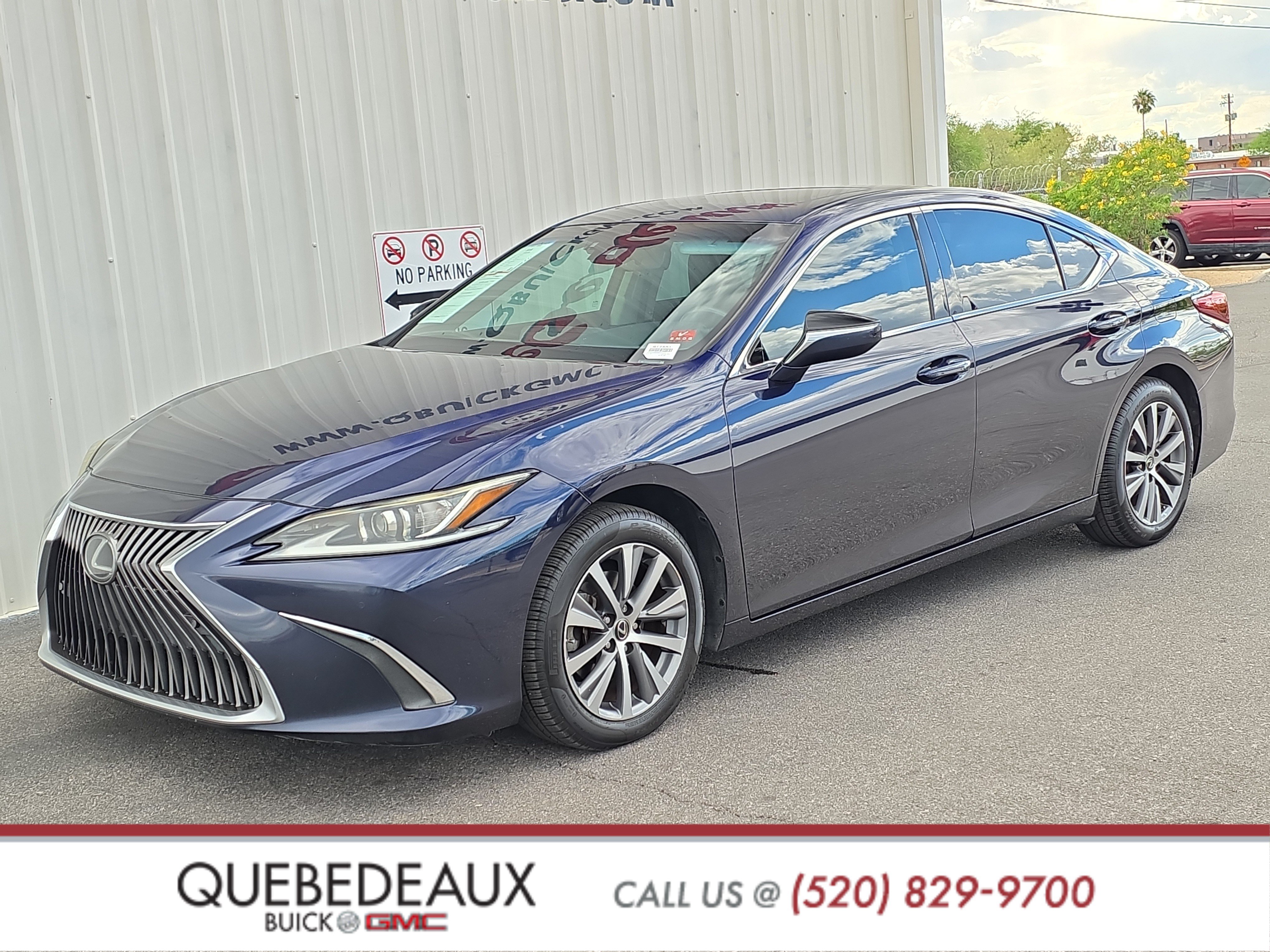 Used 2019 Lexus ES 350 w/ Premium Package FWD image 3