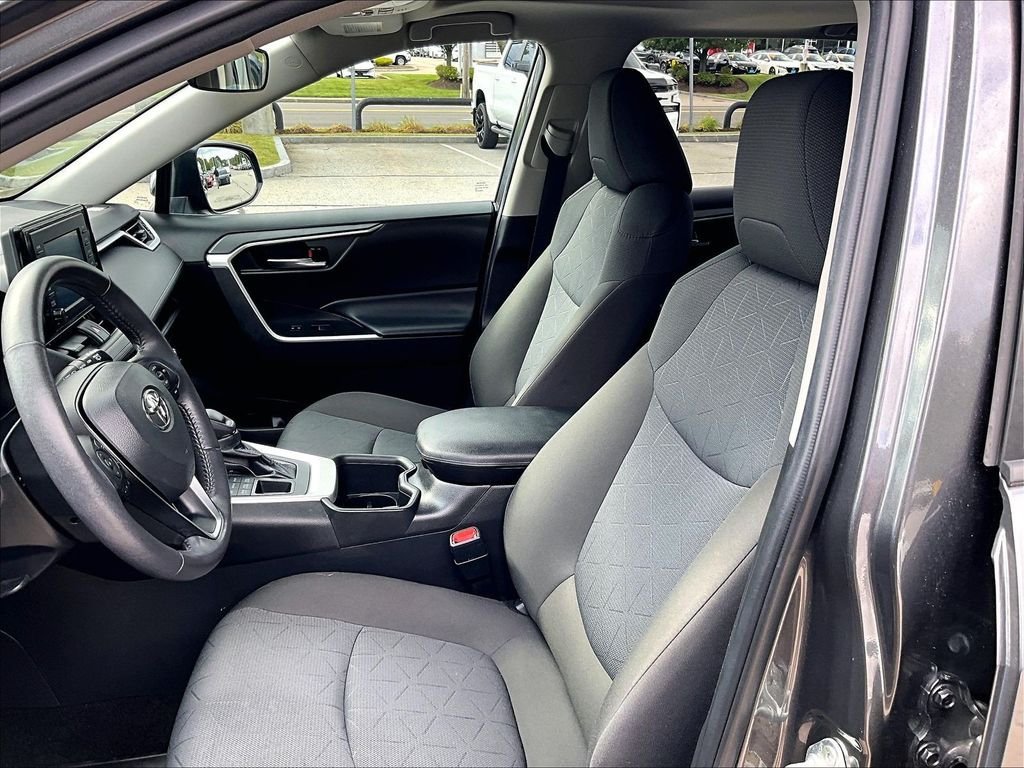 Used 2022 Toyota RAV4 XLE w/ Convenience Package AWD/4WD image 10