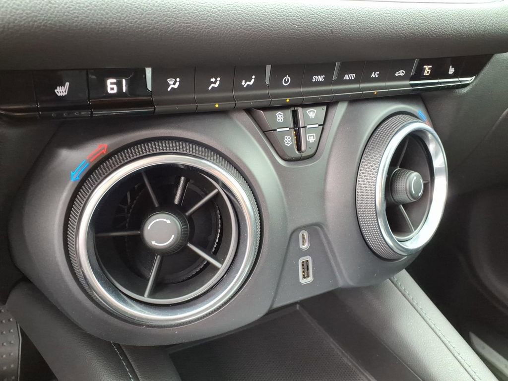 Used 2021 Chevrolet Blazer LT image 21