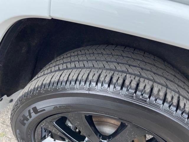 Certified 2021 Jeep Grand Cherokee Laredo X image 37