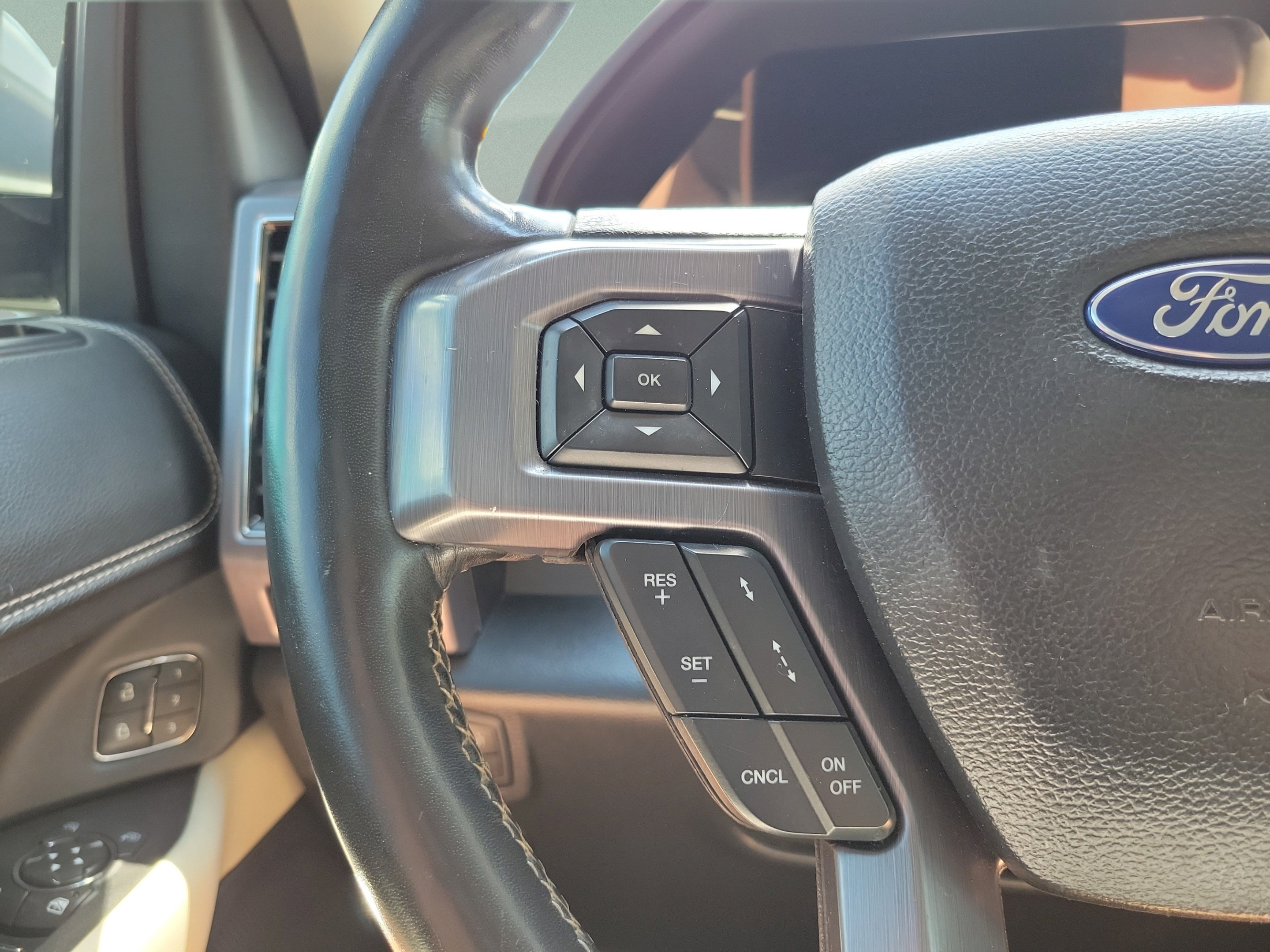 Used 2019 Ford Expedition Platinum RWD image 21