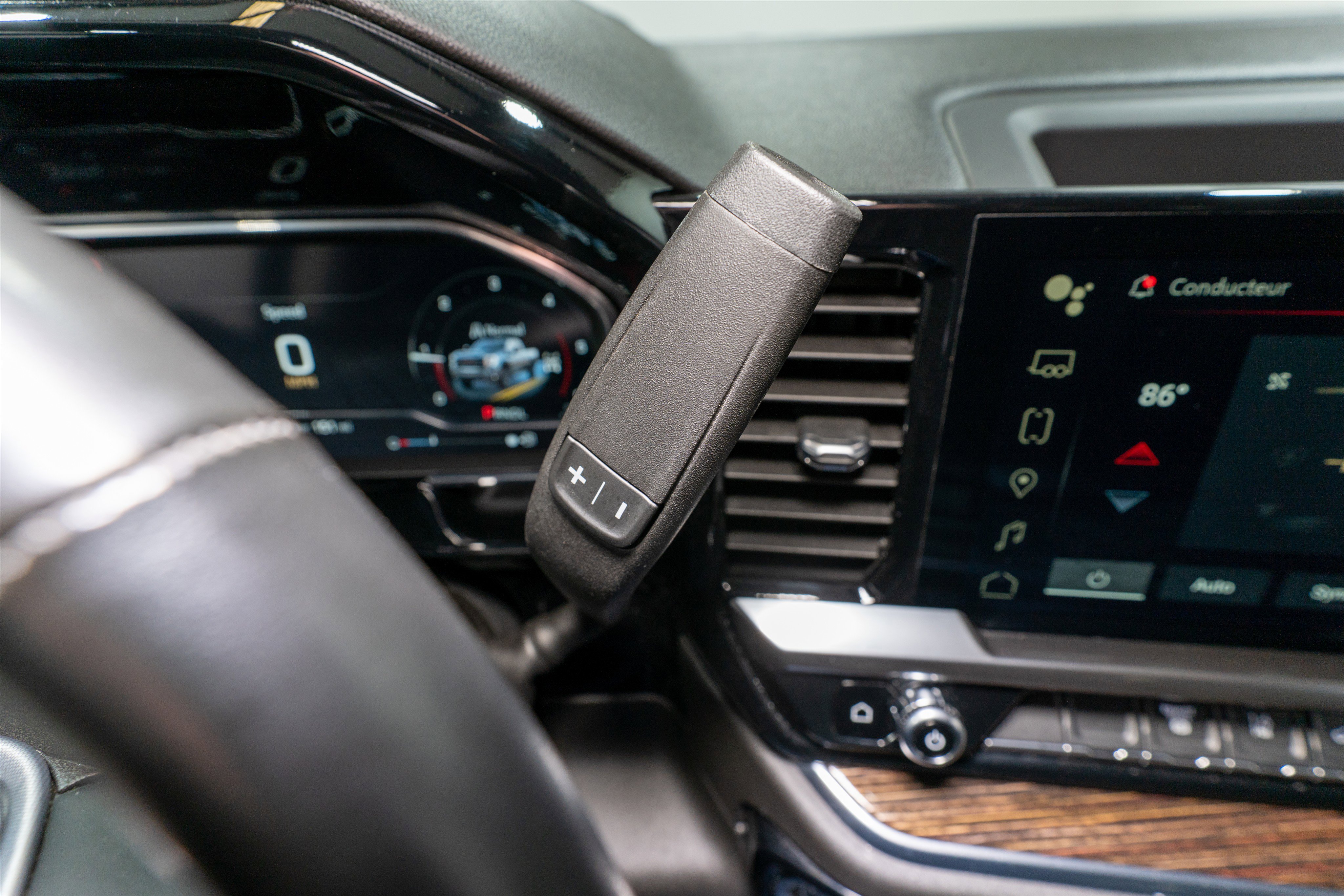 Used 2024 GMC Sierra 2500 SLE w/ SLE Value Package image 29