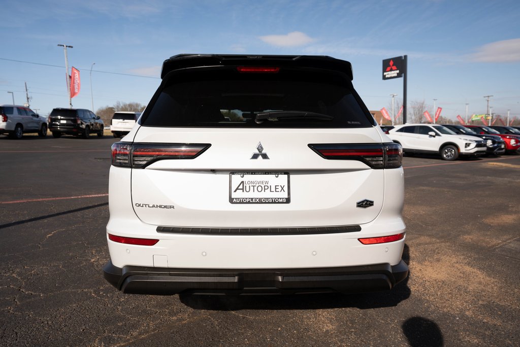 New 2026 Mitsubishi Outlander LE AWD/4WD image 8