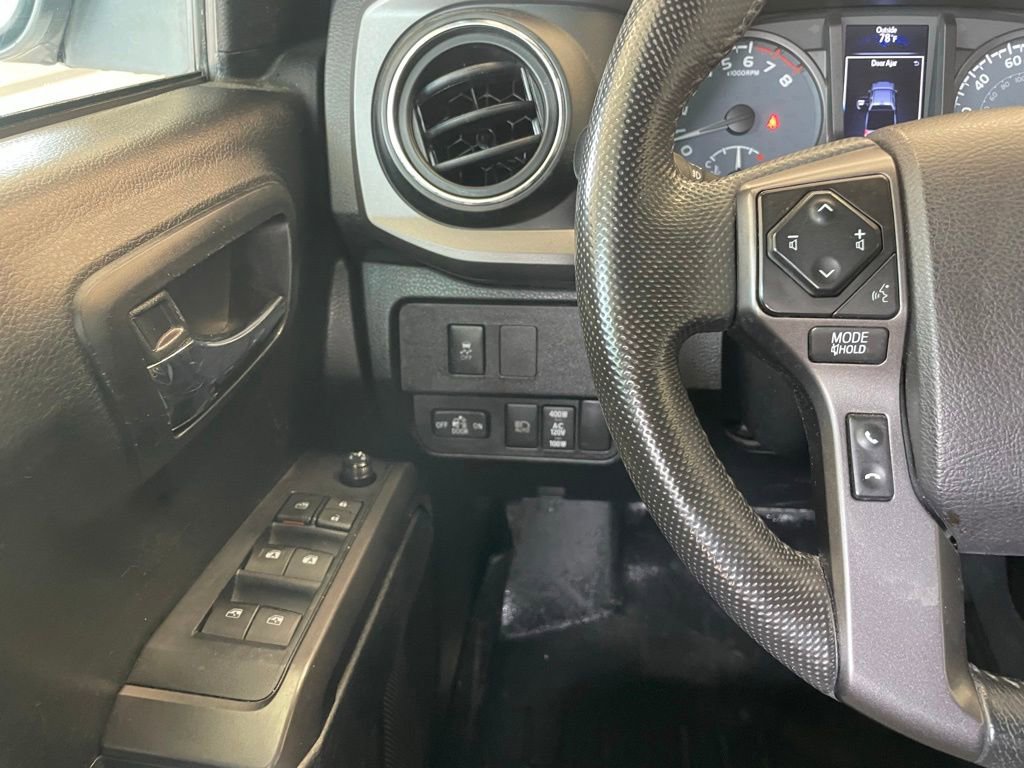Used 2022 Toyota Tacoma TRD Off-Road w/ Technology Package AWD/4WD image 12