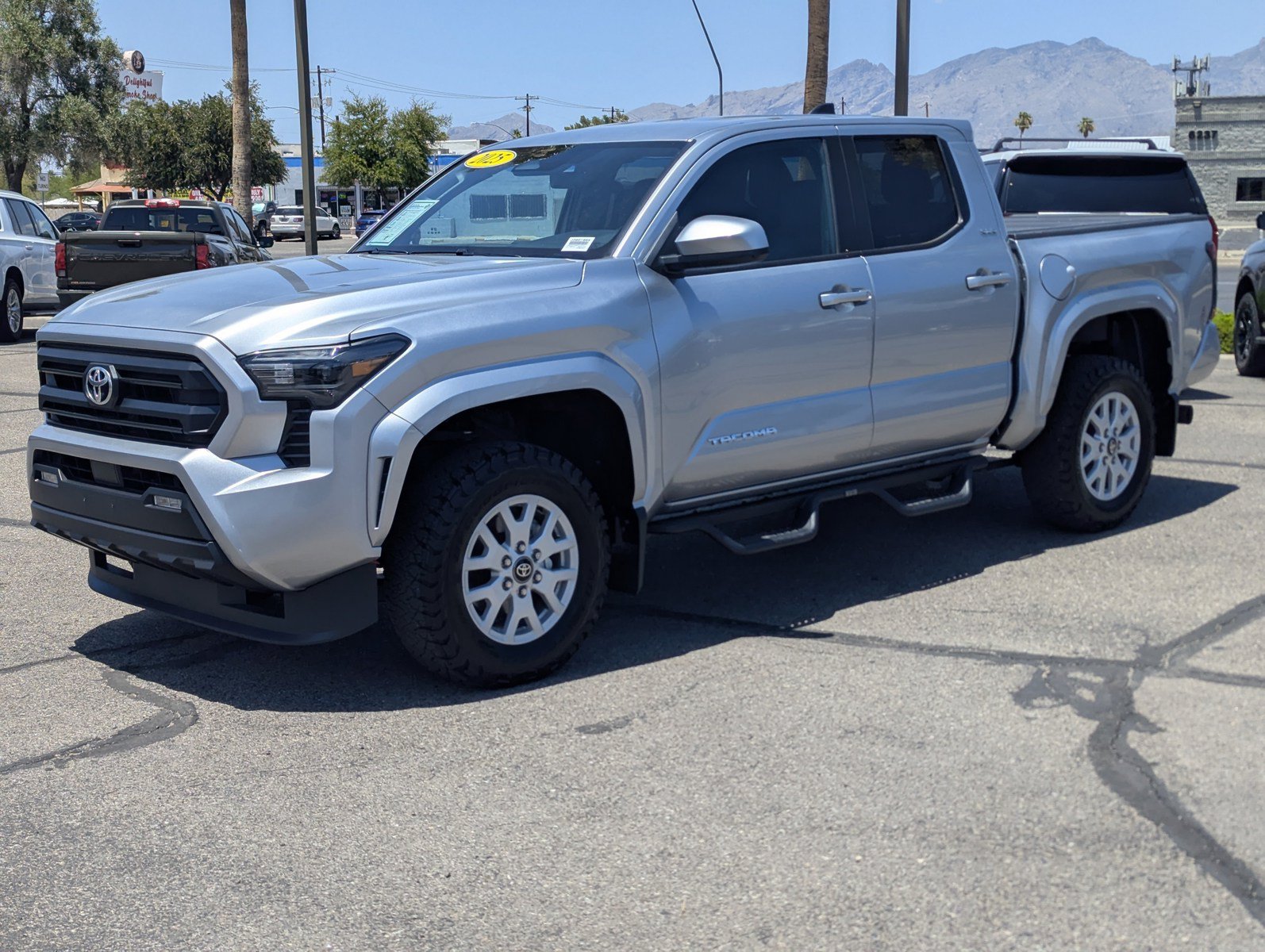 Used 2025 Toyota Tacoma SR5 AWD/4WD image 5