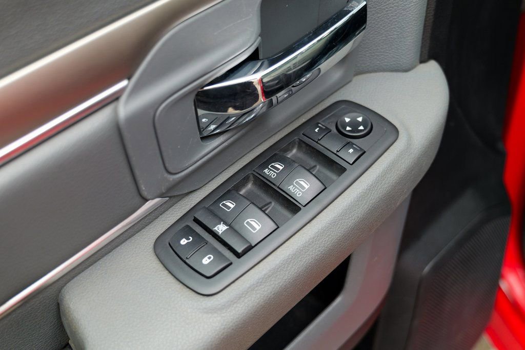 Used 2015 RAM 2500 SLT image 17