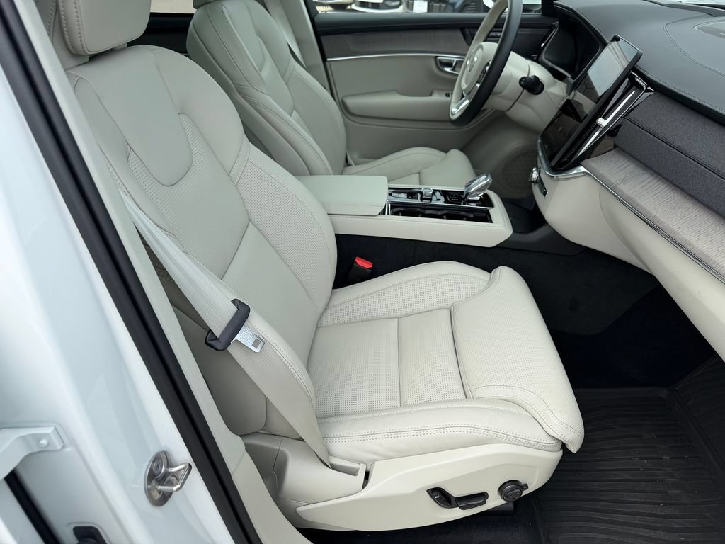 New 2026 Volvo XC90 B6 Ultra w/ Protection Package AWD/4WD image 9