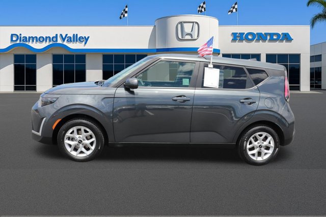 Used 2025 Kia Soul LX w/ LX Technology Package FWD image 8