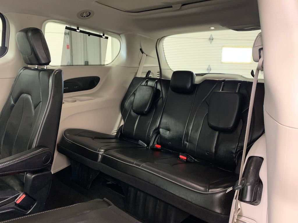 Used 2020 Chrysler Pacifica Limited image 20
