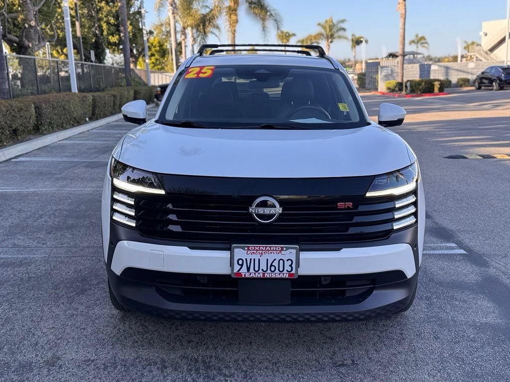 Certified 2025 Nissan Kicks SR FWD image 3