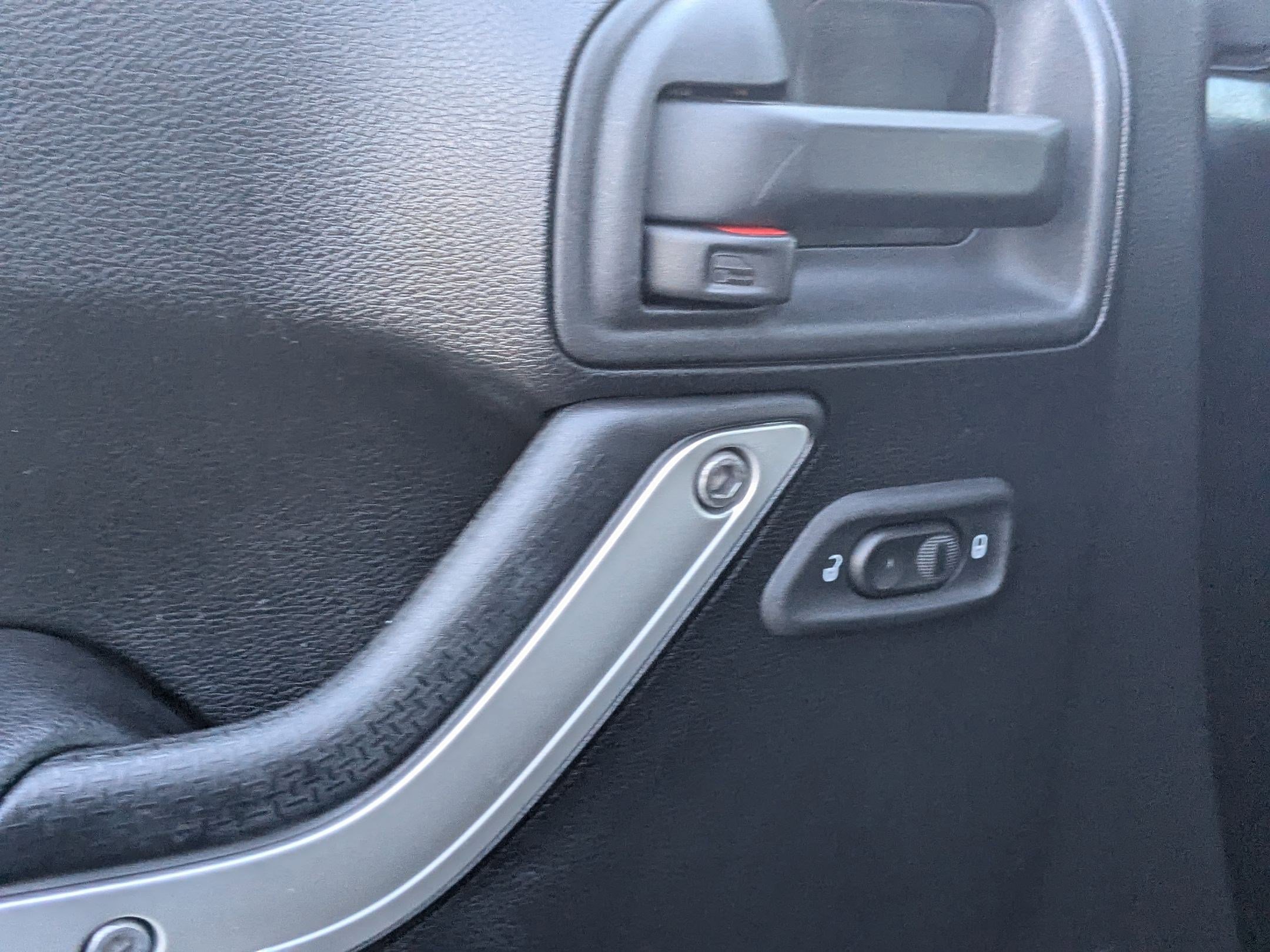 Used 2015 Jeep Wrangler Unlimited Sahara w/ Connectivity Group image 13