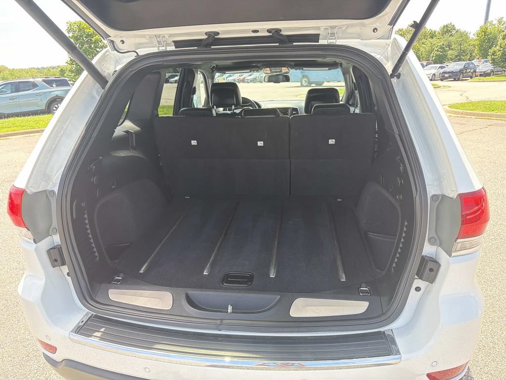 Used 2016 Jeep Grand Cherokee Limited AWD/4WD image 28