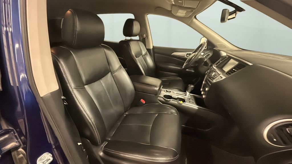 Used 2017 Nissan Pathfinder SL w/ SL Tech Package image 9