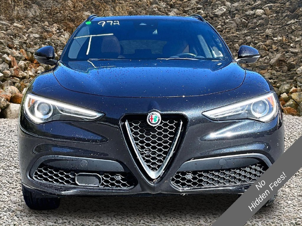 Used 2023 Alfa Romeo Stelvio Ti AWD/4WD image 3