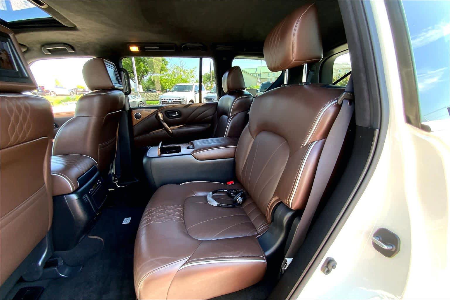 Used 2017 INFINITI QX80 Limited AWD/4WD image 19