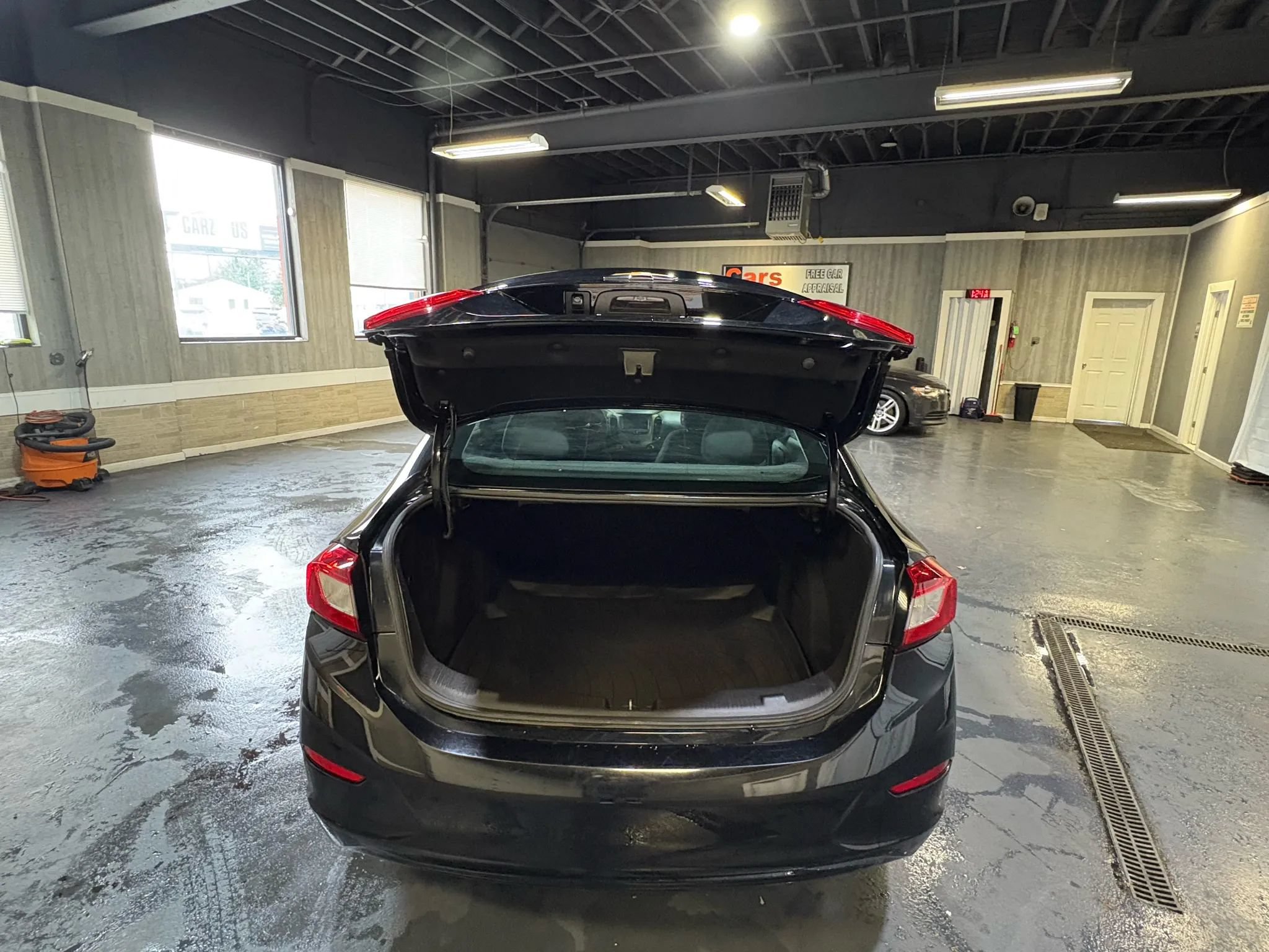 Used 2017 Chevrolet Cruze LS FWD image 15