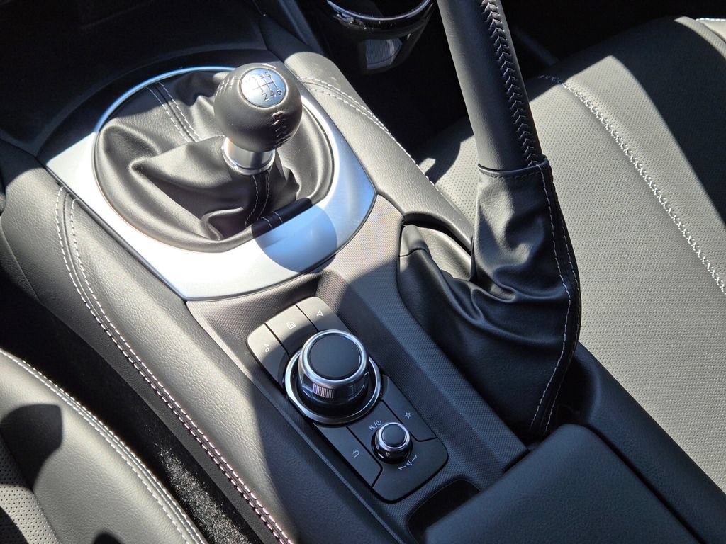 New 2026 MAZDA MX-5 Miata RF Grand Touring w/ Weather Package RWD image 28