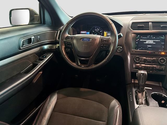 Used 2018 Ford Explorer XLT w/ Equipment Group 202A image 23