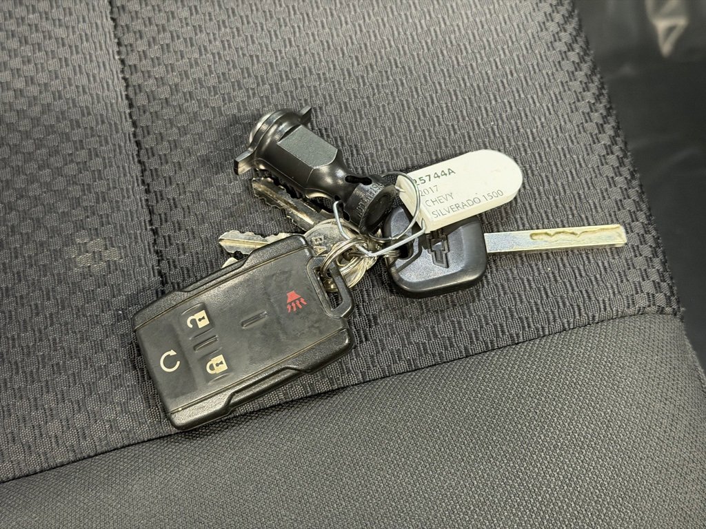 Used 2017 Chevrolet Silverado 1500 LT w/ All Star Edition image 38