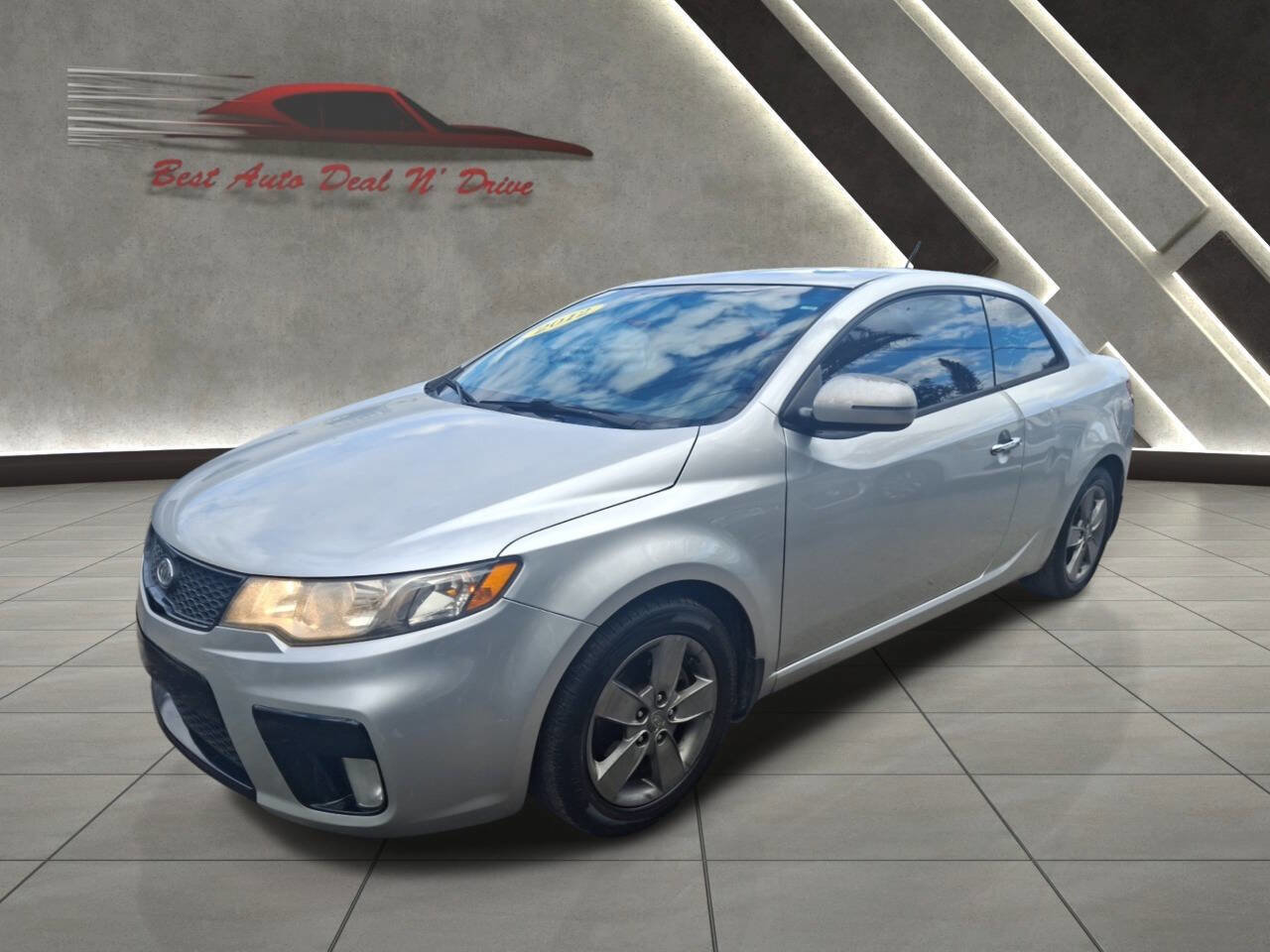 Used 2012 Kia Forte Koup EX w/ Tech Pkg image 2