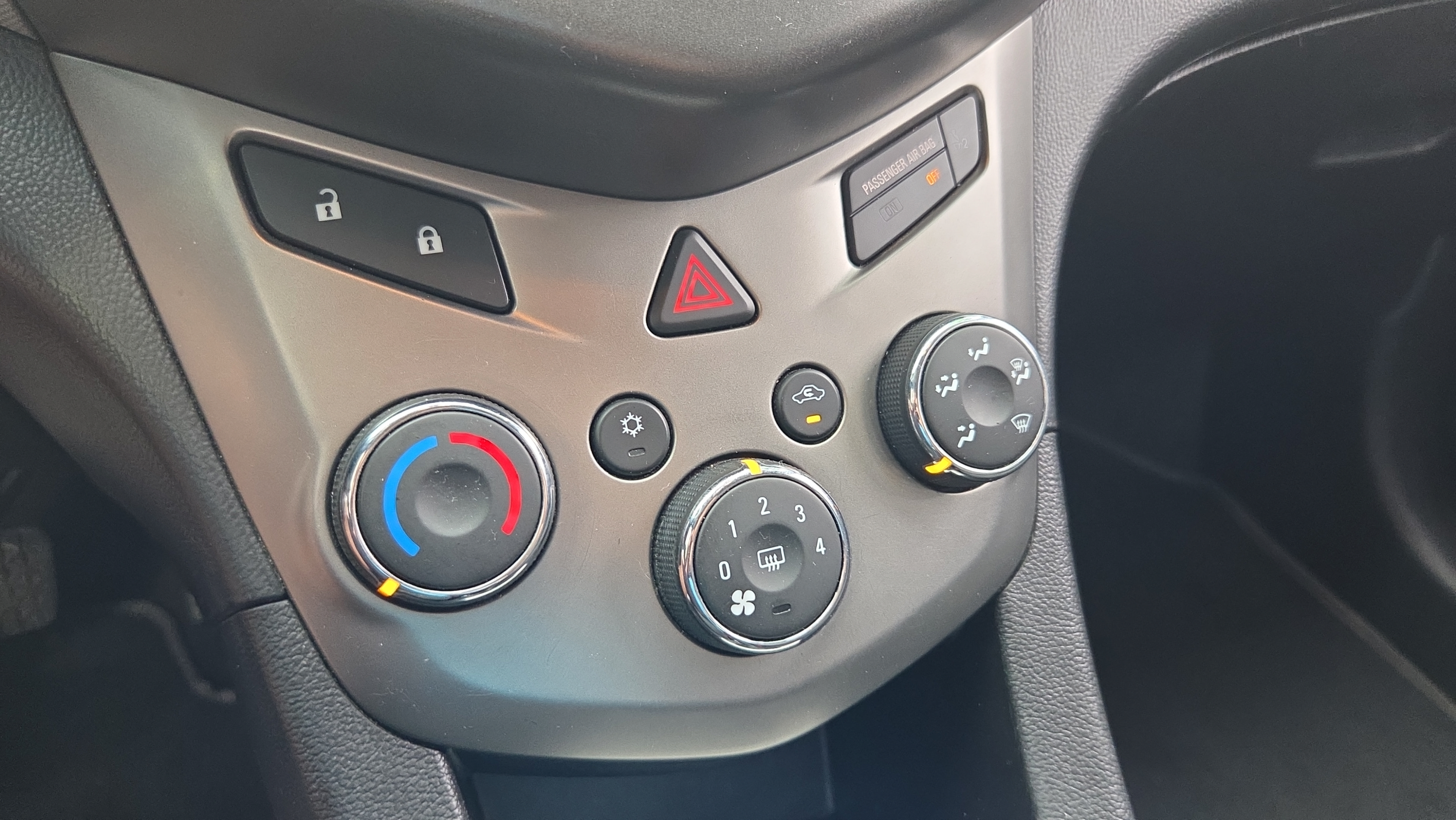 Used 2016 Chevrolet Sonic LT FWD image 20