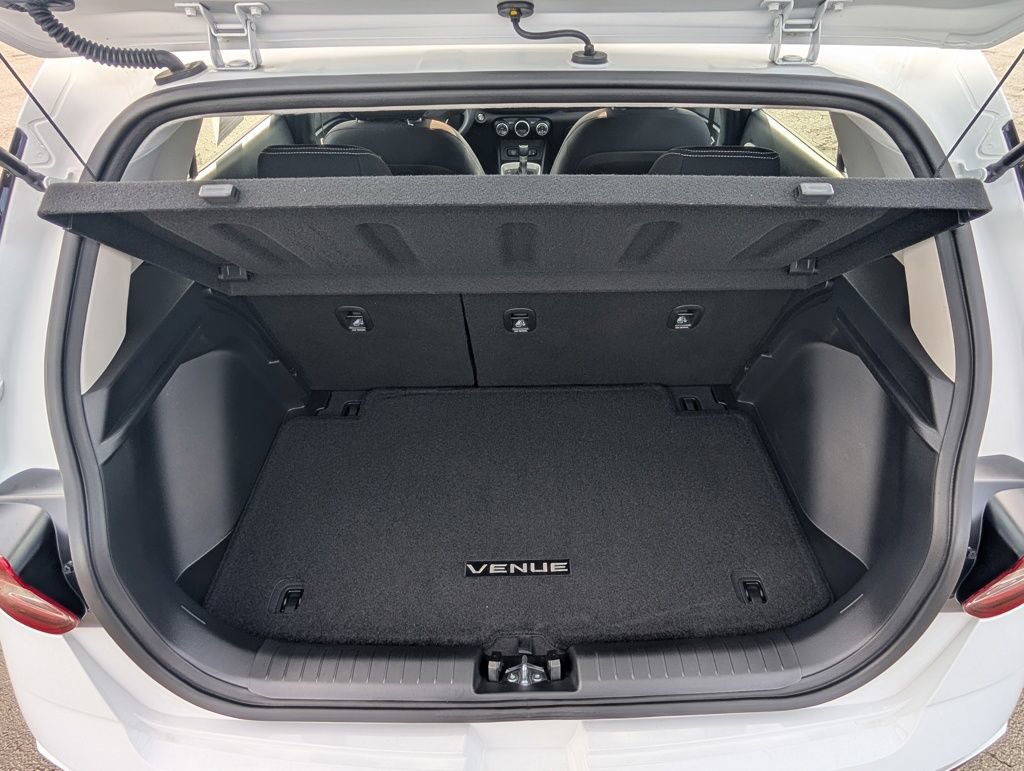Used 2026 Hyundai Venue SEL FWD image 11