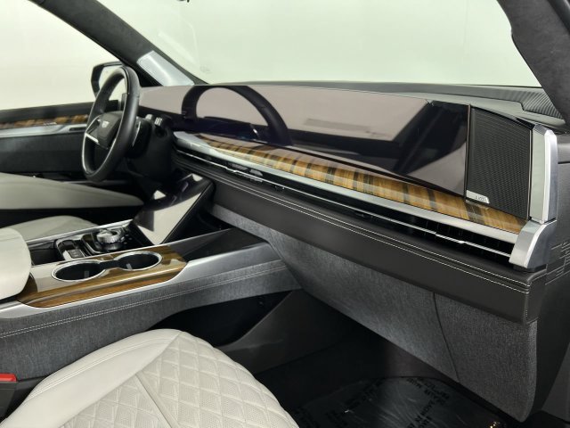 Certified 2025 Cadillac Escalade Sport Platinum AWD/4WD image 30