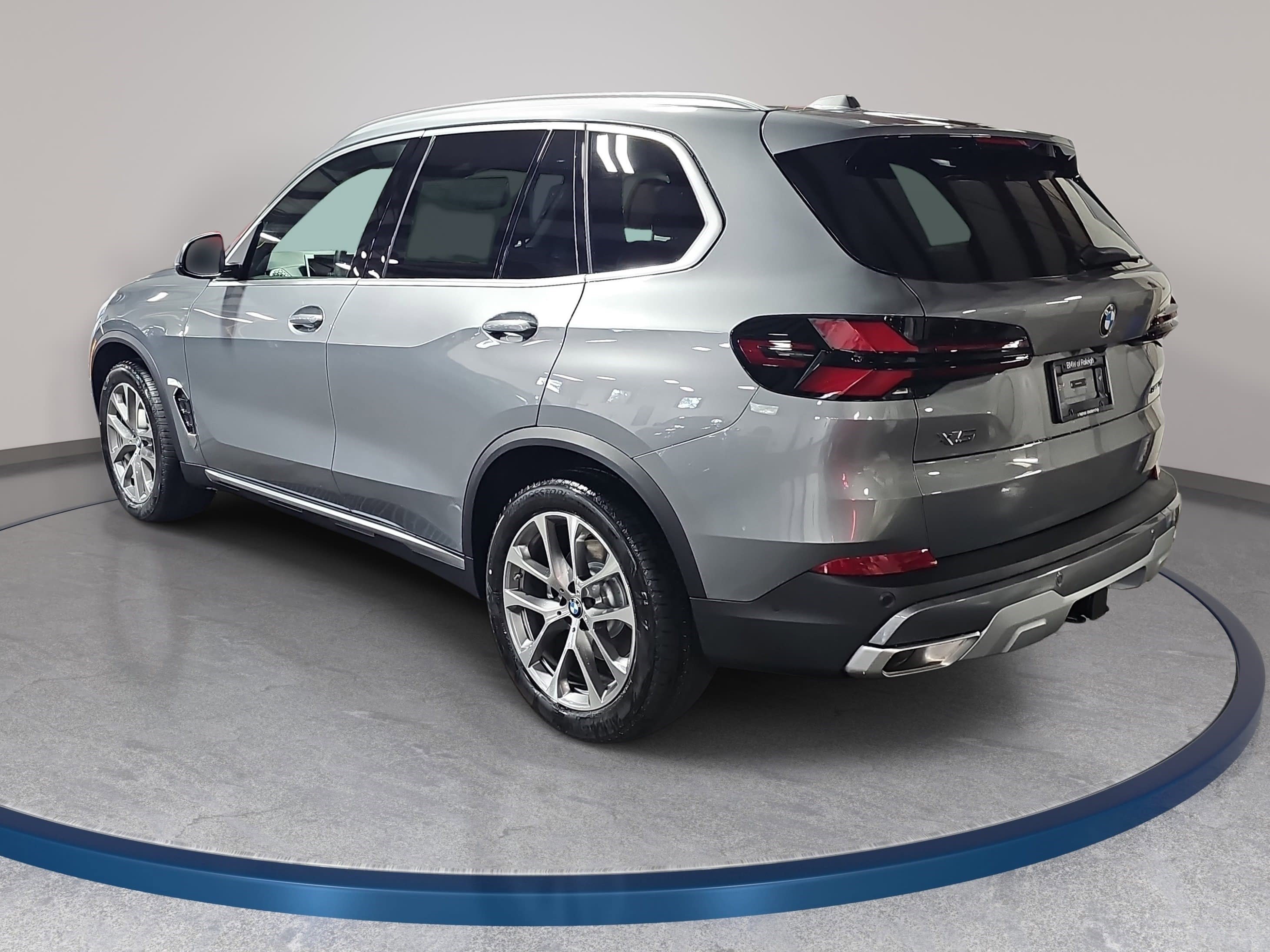 New 2026 BMW X5 xDrive40i w/ Climate Comfort Package AWD/4WD image 7