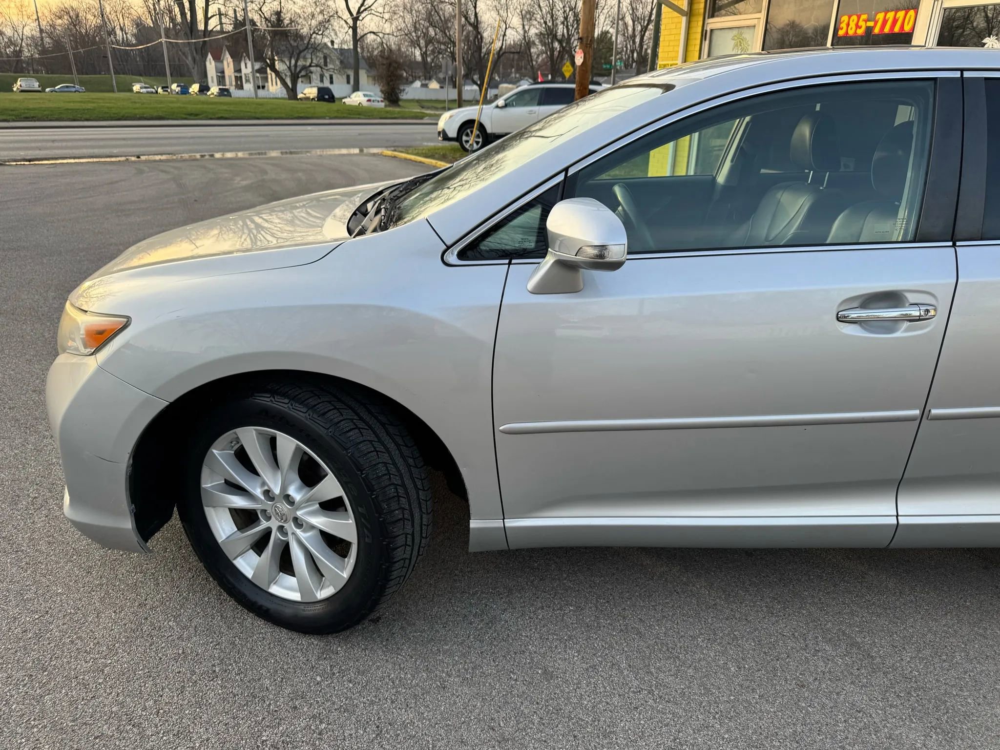 Used 2013 Toyota Venza XLE AWD/4WD image 4