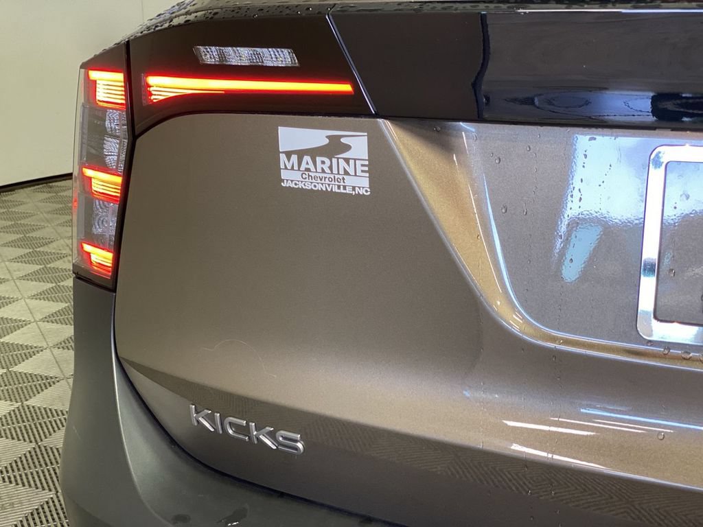 Used 2025 Nissan Kicks SR FWD image 35