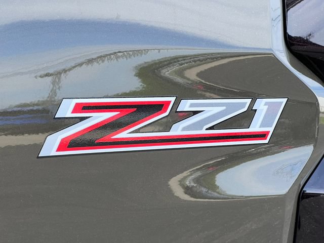 Used 2023 Chevrolet Colorado Z71 w/ Z71 Convenience Package 2 AWD/4WD image 2