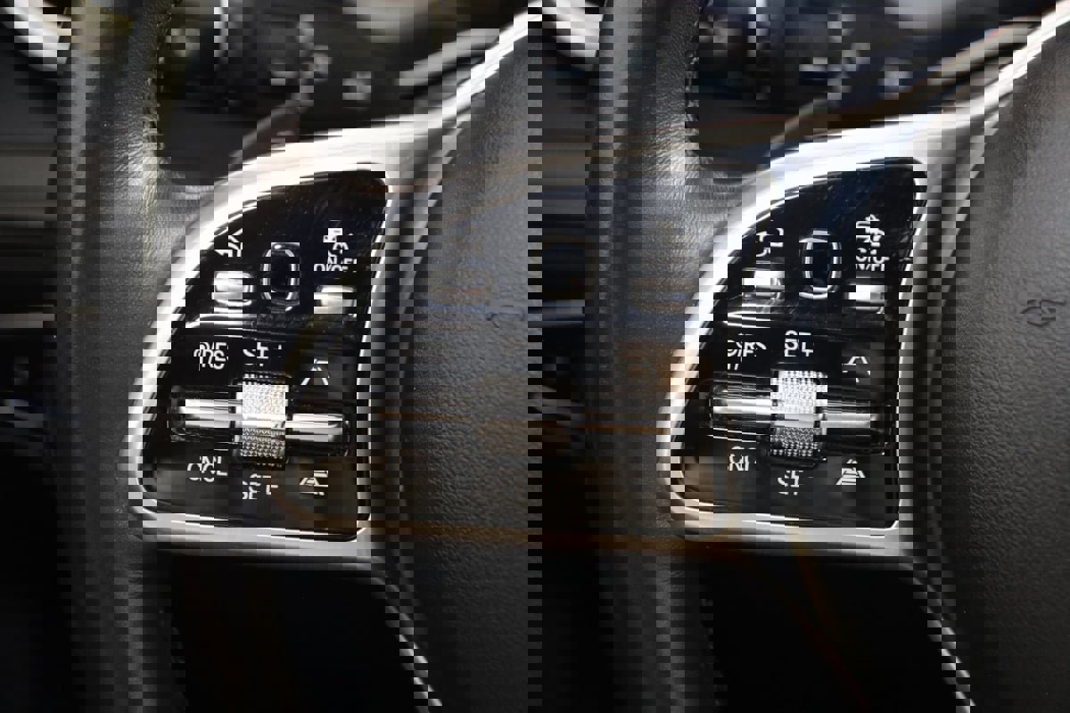 Used 2022 Mercedes-Benz GLC 300 4MATIC w/ Driver Assistance Package image 47