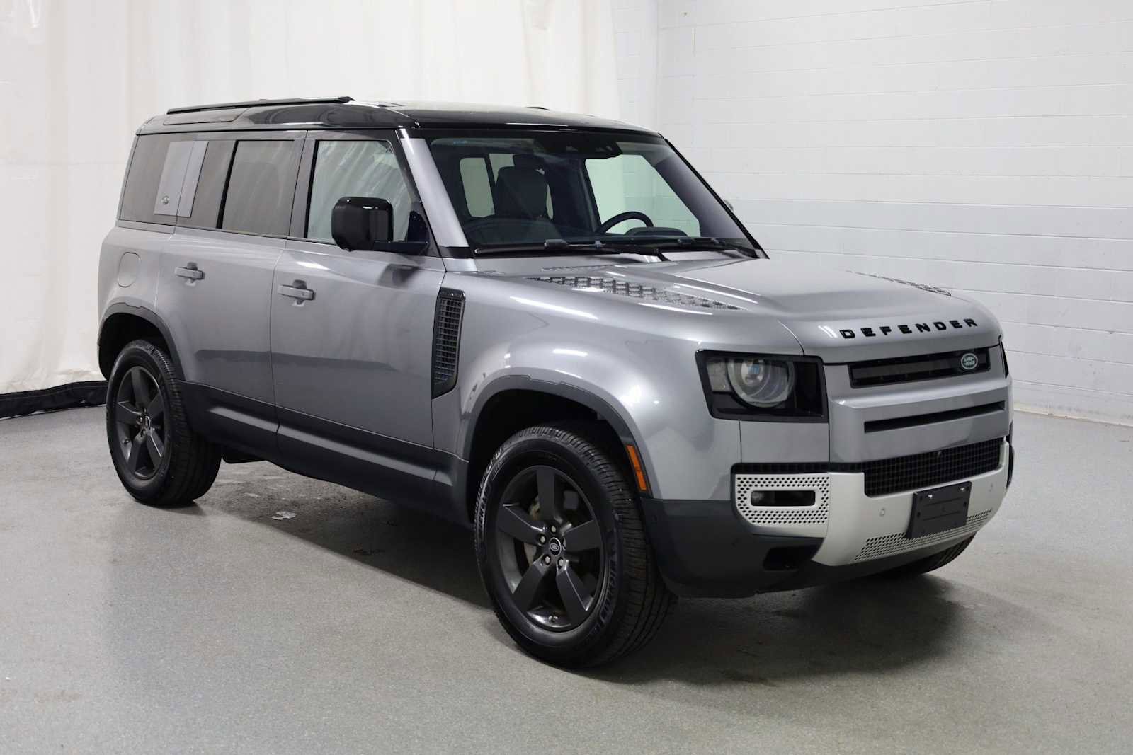 Used 2020 Land Rover Defender 110 SE image 13