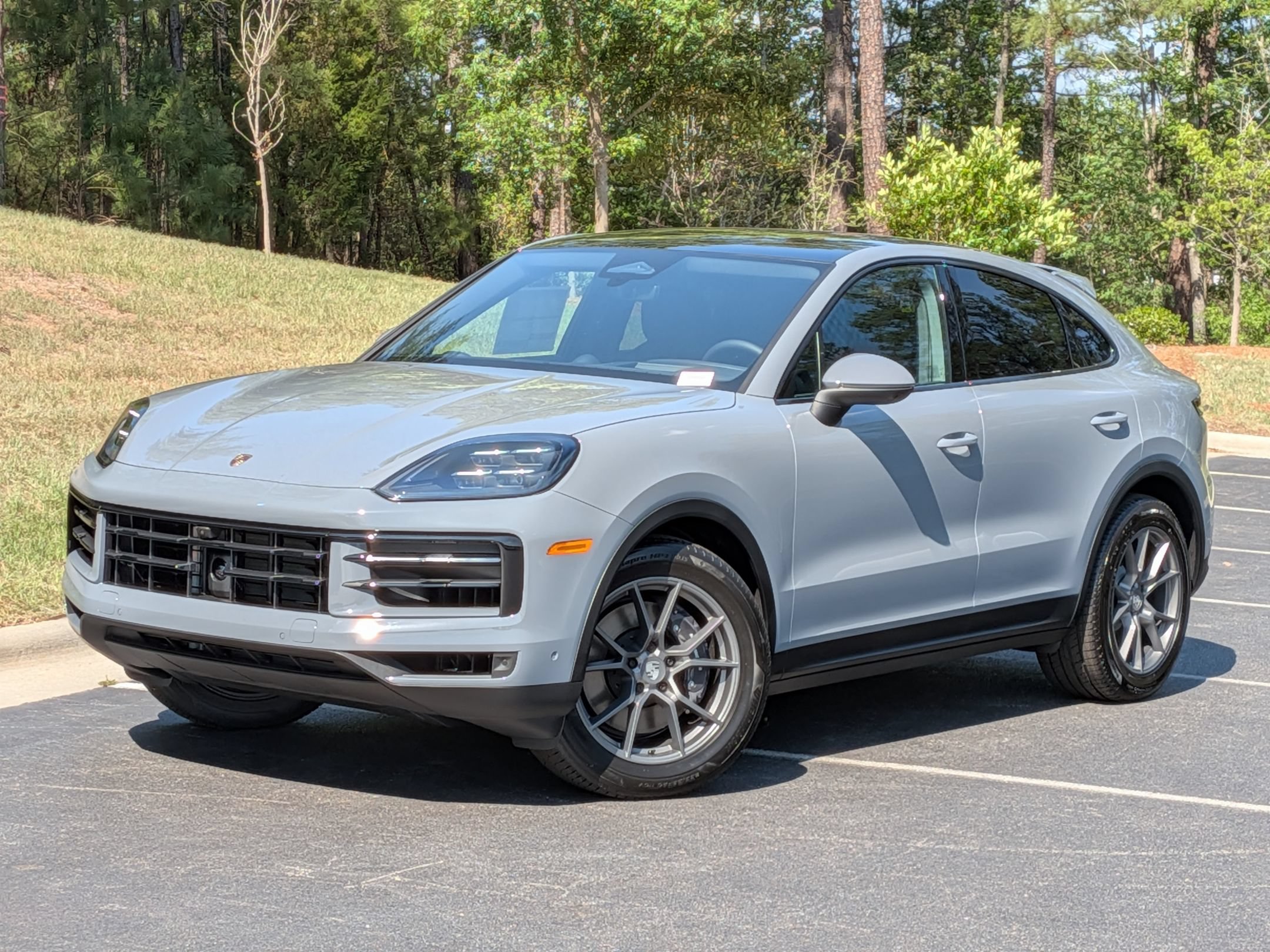New 2026 Porsche Cayenne Coupe AWD/4WD image 1