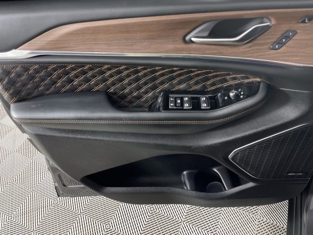 Used 2024 Jeep Grand Cherokee L Summit w/ High Altitude Package image 22