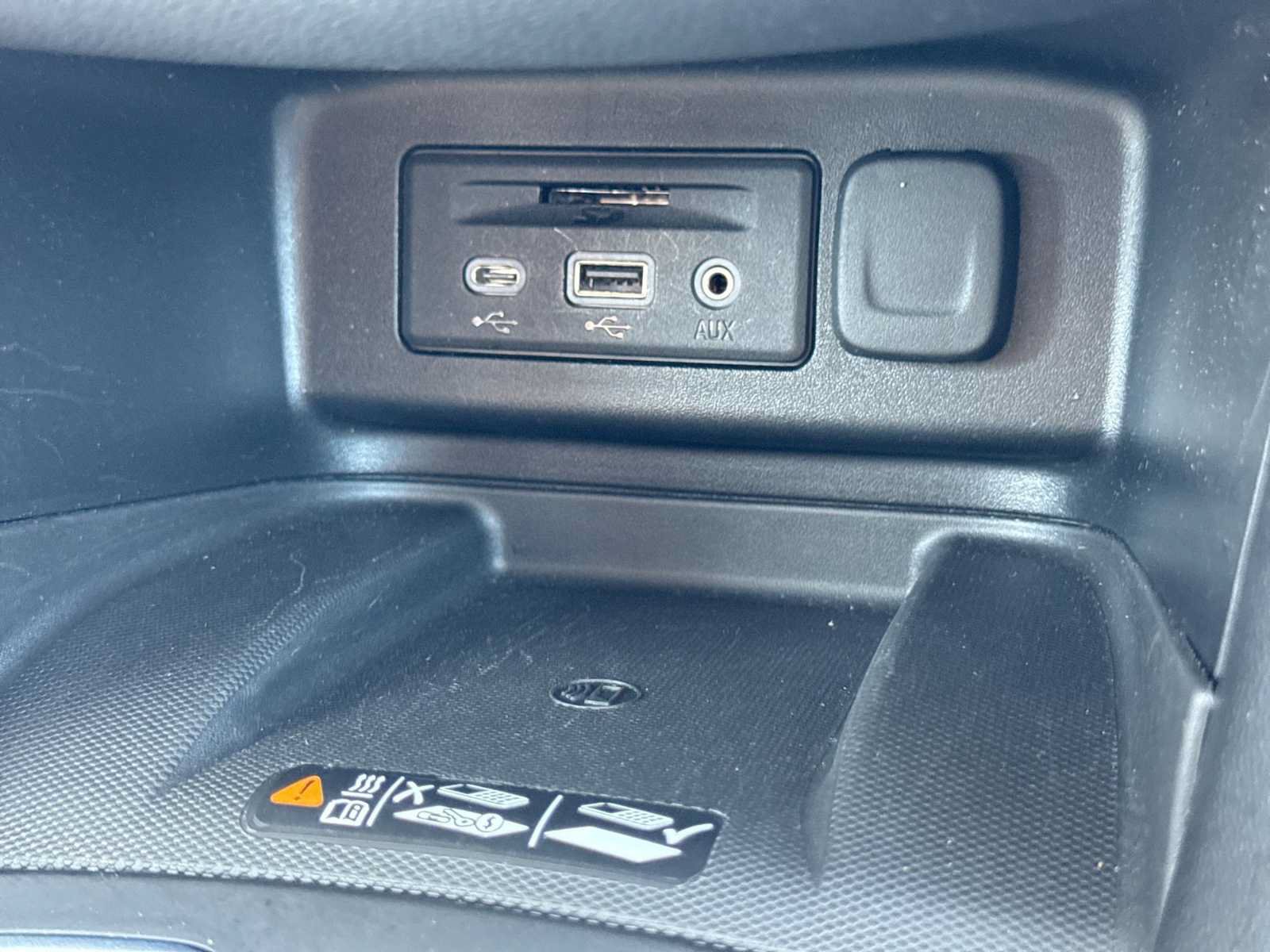 Used 2020 Chevrolet Equinox Premier w/ Premier Redline Edition FWD image 29