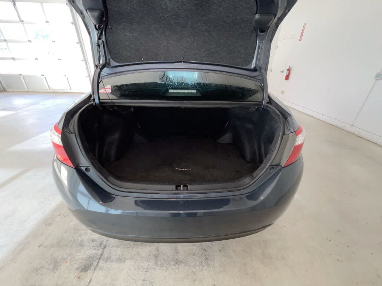Used 2015 Toyota Corolla LE FWD image 22